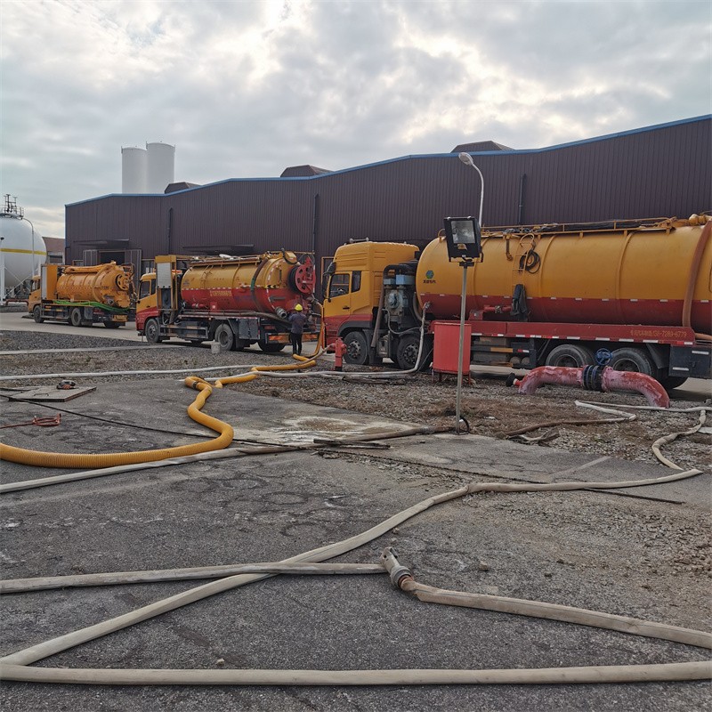 剑阁污水池清理